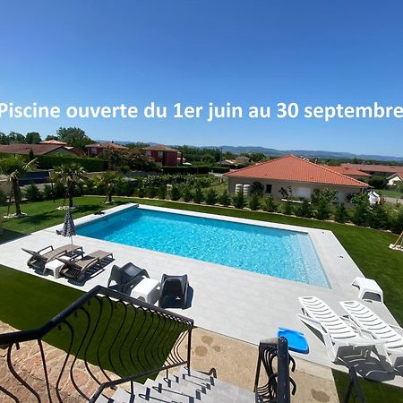 Studio Chez L'Habitant Avec Piscine Commune Grieges Luaran gambar