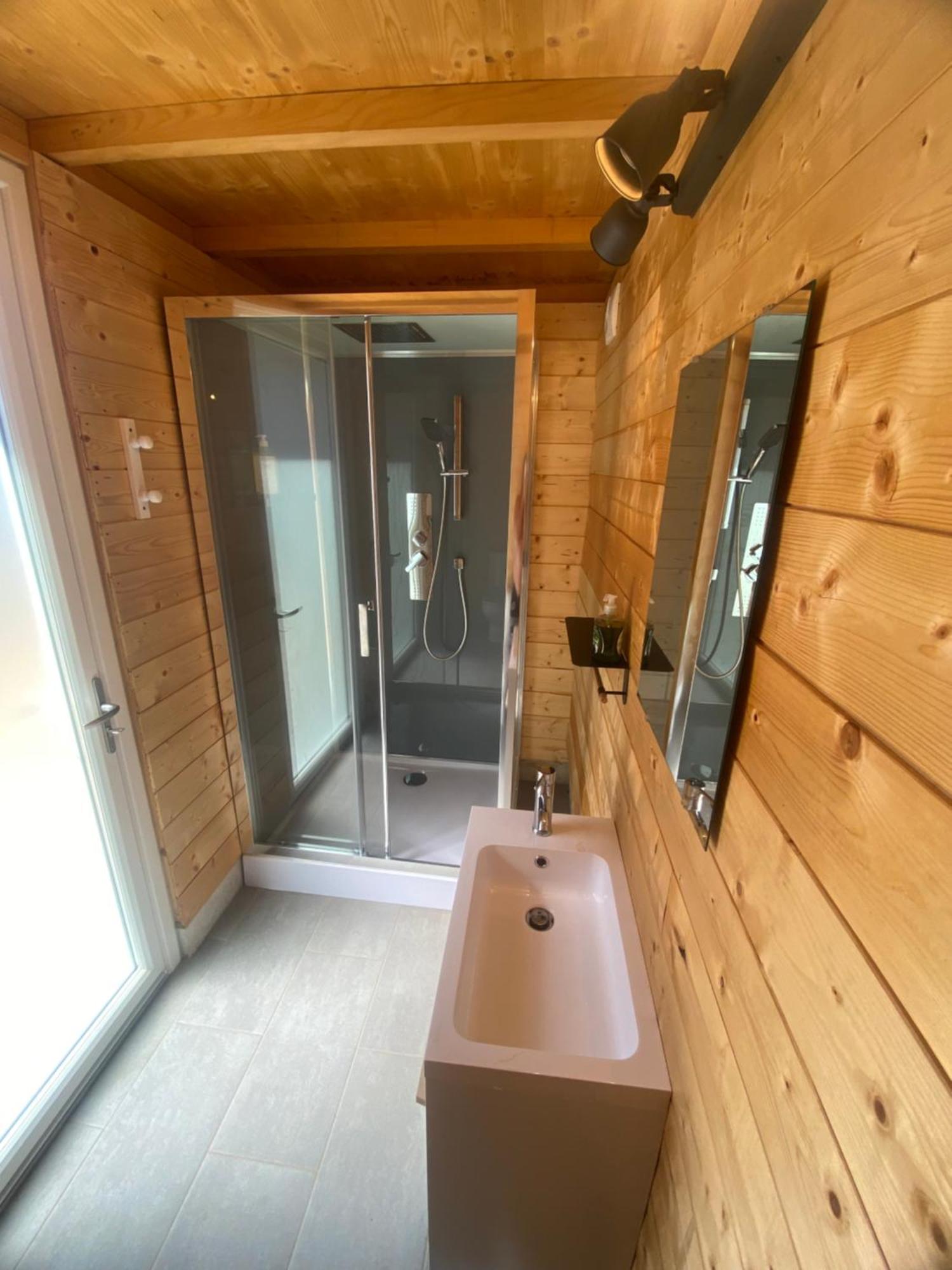 Studio Chez L'Habitant Avec Piscine Commune Grieges Luaran gambar